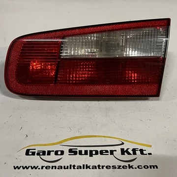 Renault Laguna II bontott használt jobb belső hátsó lámpa 2001-2007-ig 8200002476