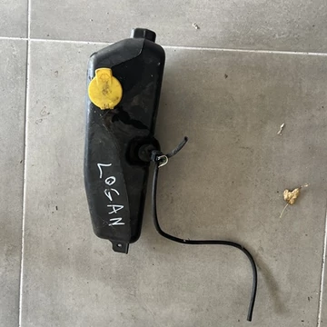 Dacia Sandero II/Logan II bontott használt ablakmosó folyadék tartály 289107187R Dacia Sandero II/Logan II bontott használt ablakmosó folyadék tartály 289107187R