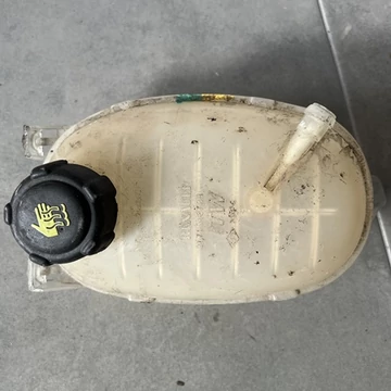 Dacia Logan MCV II/Sandero II bontott használt hűtőfolyadék tágulási tartálya/kiegyenlítő tartály 2016-2021-ig