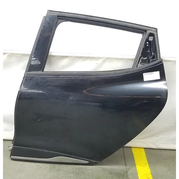 Renault Clio IV bontott használt bal hátsó ajtó szerelvények nélkül 2012-től 821012089R