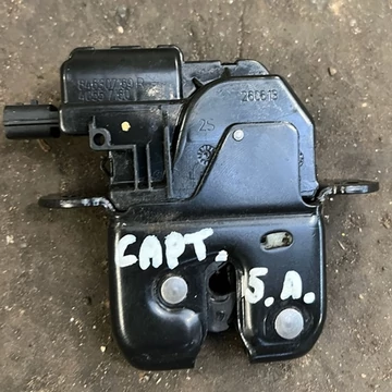 Renault Captur I/Clio IV/Scenic III/Megane III/Twingo II/Zoe bontott használt csomagtérajtó zárszerkezet/ajtózár 4 pólusú csatlakozóval 846307169R