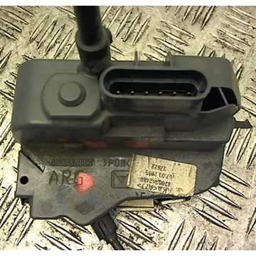 Renault Laguna II bontott használt bal hátsó zárszerkezet 6 pólusú csatlakozóval 2001-2007-ig, webáruház, alkatrészek