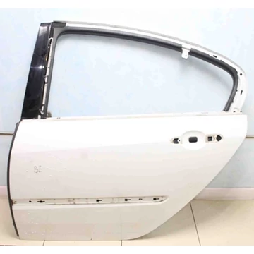 Renault Laguna III 5 ajtós kivitel bontott használt bal hátsó ajtó szerelvények nélkül 2007-2015-ig 821010023R