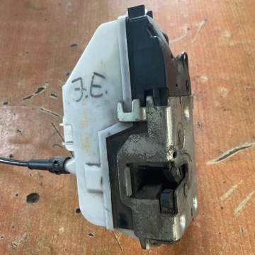 Renault Megane II 5 ajtós bontott használt jobb első zárszerkezet 6 pólusú csatlakozóval 2002-2008-ig