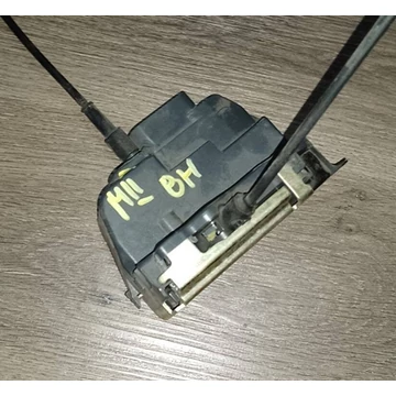 Renault Megane II Sedan bontott használt bal hátsó zárszerkezet 6 pólusú csatlakozóval 2002-2008-ig