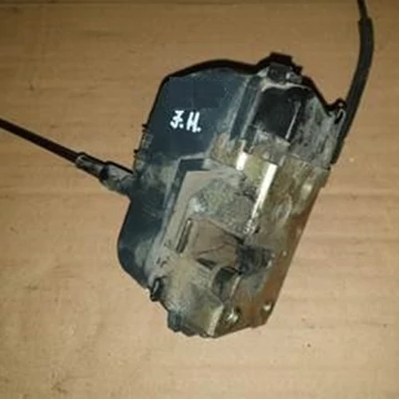 Renault Scenic II bontott használt hátsó zárszerkezet 4 pólusú csatlakozóval jobb oldal 2003-2010-ig