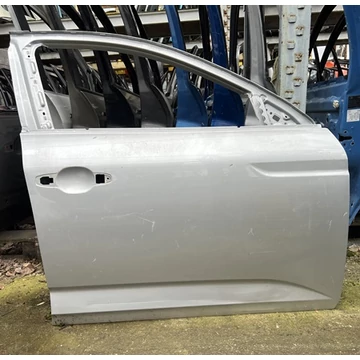 Renault Megane IV bontott használt jobb első ajtó ezüst 2015-től