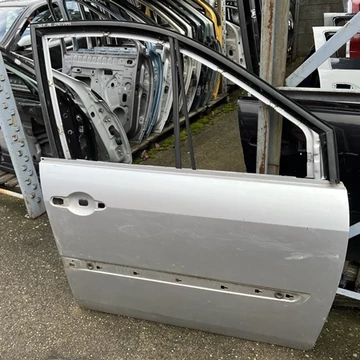 Renault Scenic II bontott használt jobb első ajtó 2003-2010-ig