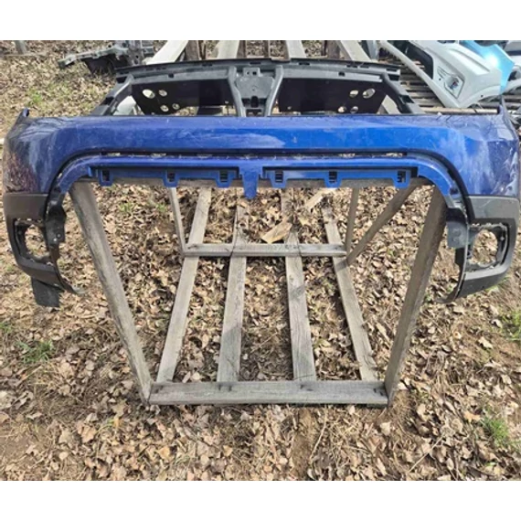 Dacia Duster II bontott használt első lökhárító ÜRESEN kék 2017-től 620221776R