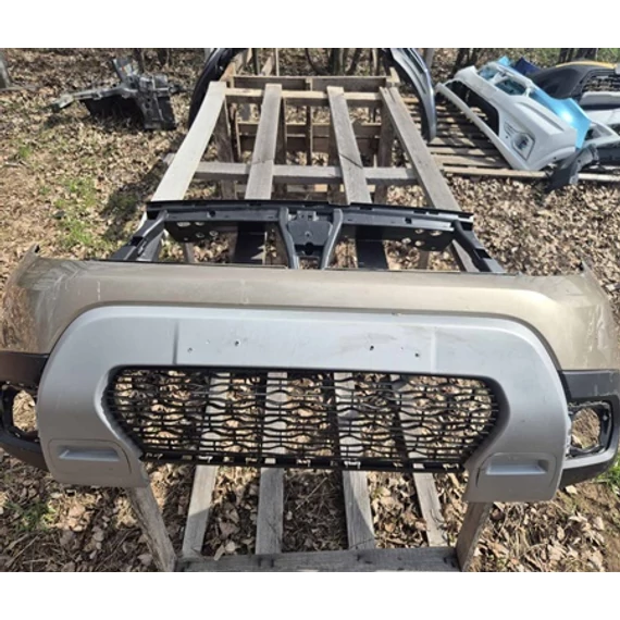 Dacia Duster II bontott használt első lökhárító +díszrács 2017-től 620221776R