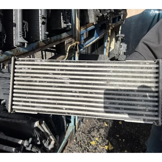 Opel Vivaro A 1.9dci bontott használt intercooler hűtő VALEO 2001-2006-ig 7700312903