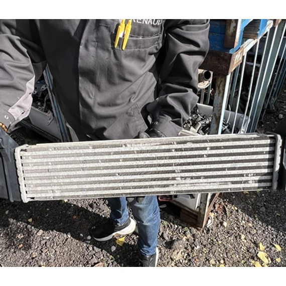 Dacia Duster 1.5dci bontott használt intercooler hűtő 2010-2018-ig 8200409045