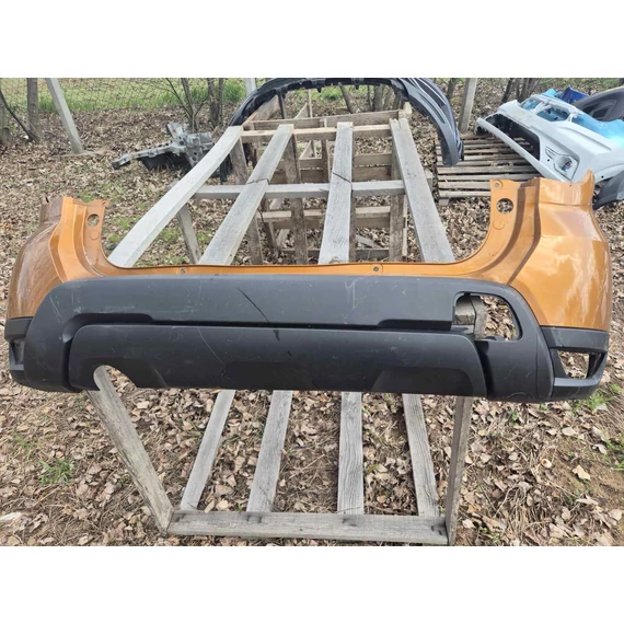 Dacia Duster II bontott használt hátsó lökhárító narancssárga 2017-től 850222027R