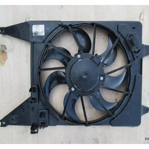 Dacia Sandero I 1.0/1.2/1.4/1.6/1.5dci bontott használt hűtőventilátor keret motorral 2008-2012-ig 8200765566, Dacia bontott hűtőventilátor