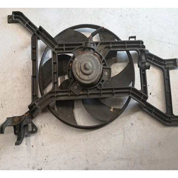 Dacia Logan I bontott használt hűtőventilátor keret motorral 2005-2012-ig 8200702958, Dacia bontott hűtőventilátor