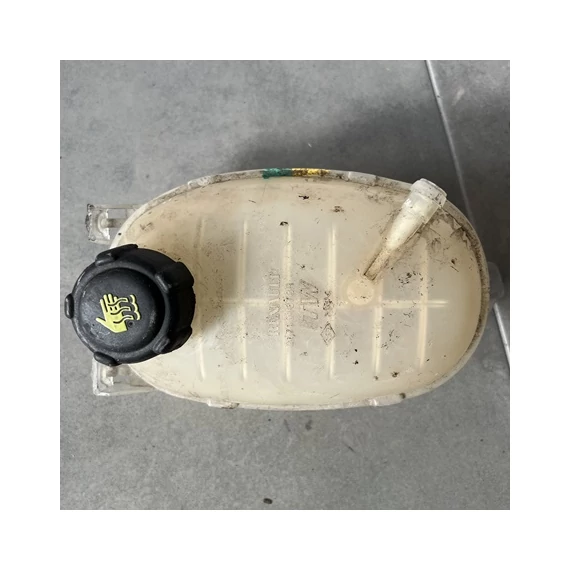 Dacia Logan MCV II/Sandero II bontott használt hűtőfolyadék tágulási tartálya/kiegyenlítő tartály 2016-2021-ig