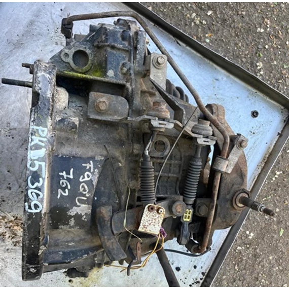 Renault Trafic II/Opel Vivaro A/Nissan Primastar 1.9dci bontott sebességváltó PK5369 5 sebességes mechanikus 2001-2006-ig