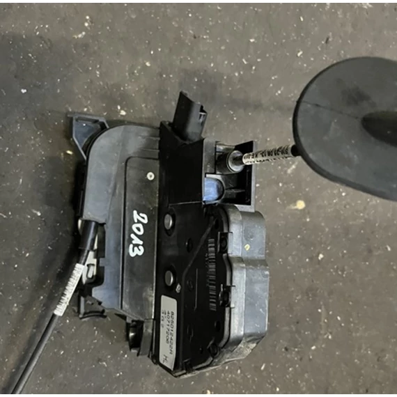 Renault Captur I bontott használt bal hátsó ajtózár/zárszerkezet 2013-2020-ig 825012422R