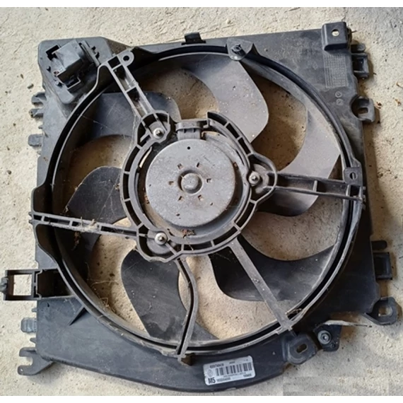 Renault Clio III bontott használt hűtőventilátor keret motorral 2005-2014-ig 8200748439