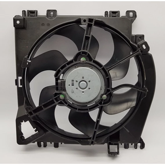 Renault Clio III bontott használt hűtőventilátor keret motorral 2005-2014-ig 8200966248