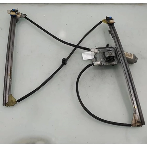 Renault Laguna II 5 ajtós bontott használt első elektromos ablakemelő szerkezet motorral jobb oldal 2001-2007-ig 8200485195, webáruház, alkatrészek