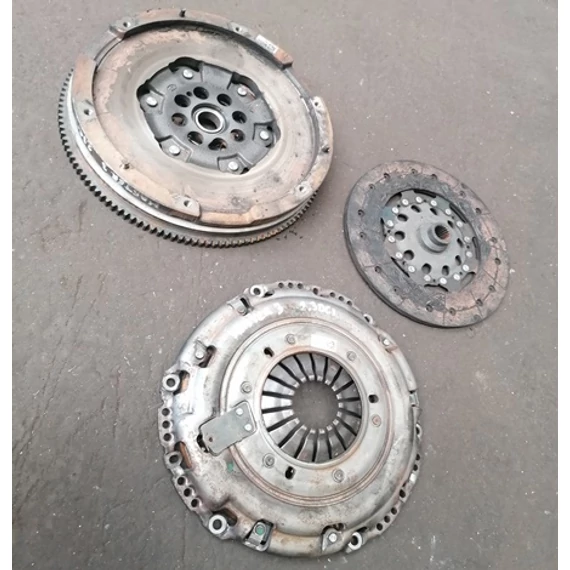 Renault Master III/Opel Movano B/Nissan Interstar/NV400 2.3dci bontott használt kuplung szett + kettőstömegű lendkerék 2010-től 123108013R  302054176R