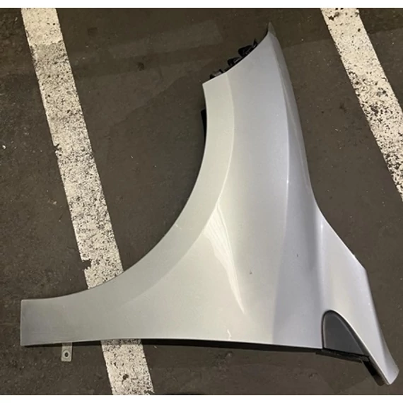 Renault Megane III bontott használt bal első sárvédő ezüst 2008-2015-ig