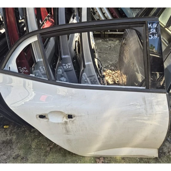 Renault Megane IV 5 ajtós bontott használt jobb hátsó ajtó szerelvények nélkül 2015-2021-ig